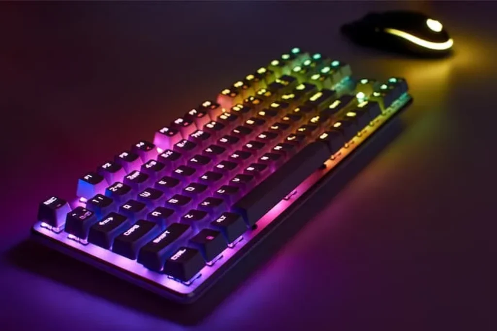 Um teclado de CPU com led.