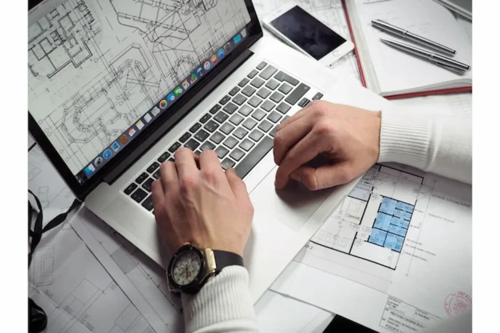 Um home teclado as teclas de um note.